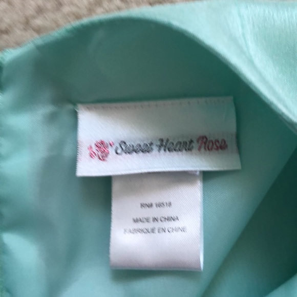 Beautiful Dress - Picture 8 of 10